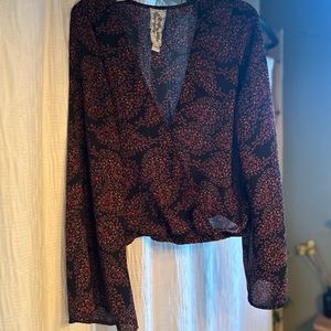 Sadie & Sage Bell Sleeve Floral Top